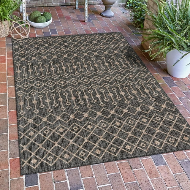 Unique Loom Outdoor Trellis Collection Area Rug - Tribal Trellis (10' x 13' 1" Rectangle Charcoal Gray/Natural)