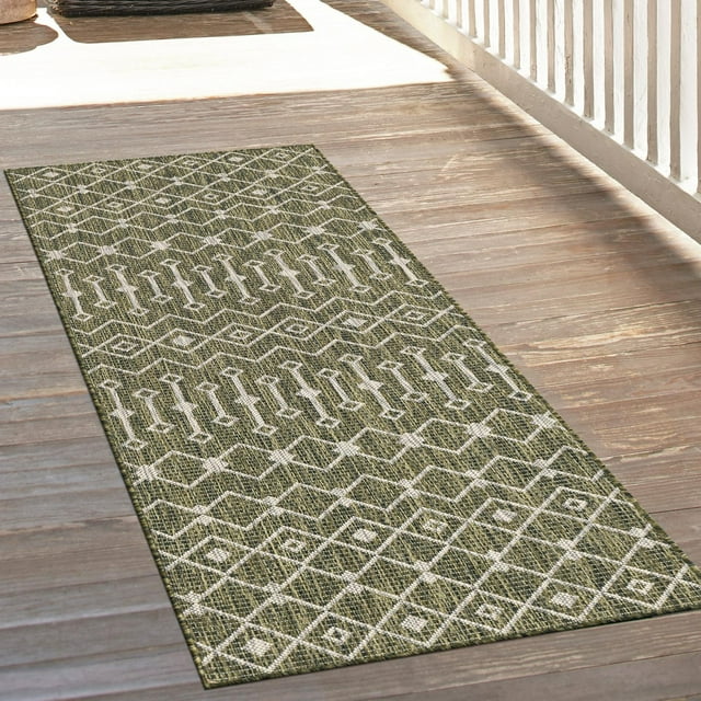 Unique Loom Outdoor Trellis Collection Area Rug - Tribal Trellis (2' x 6' 1" Runner Green/Natural)