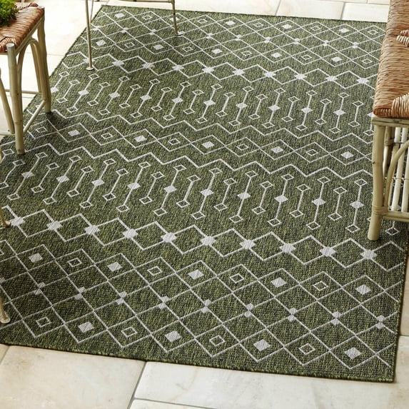 Unique Loom Outdoor Trellis Collection Area Rug - Tribal Trellis (3' 1" x 5' 3" Rectangle Green/Natural)