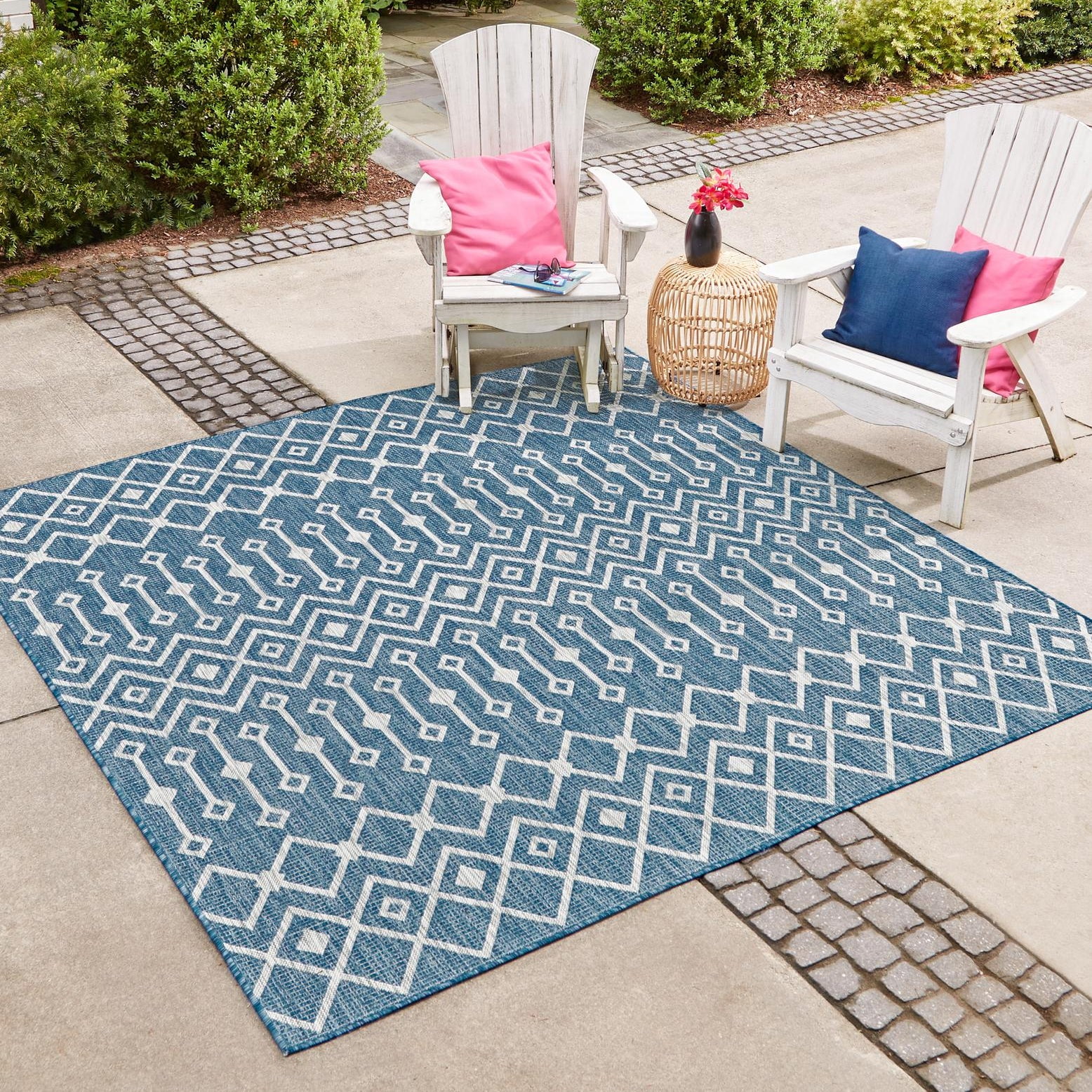 Easy-Care Square Blue Trellis Synthetic Outdoor Rug, 5' x 5'