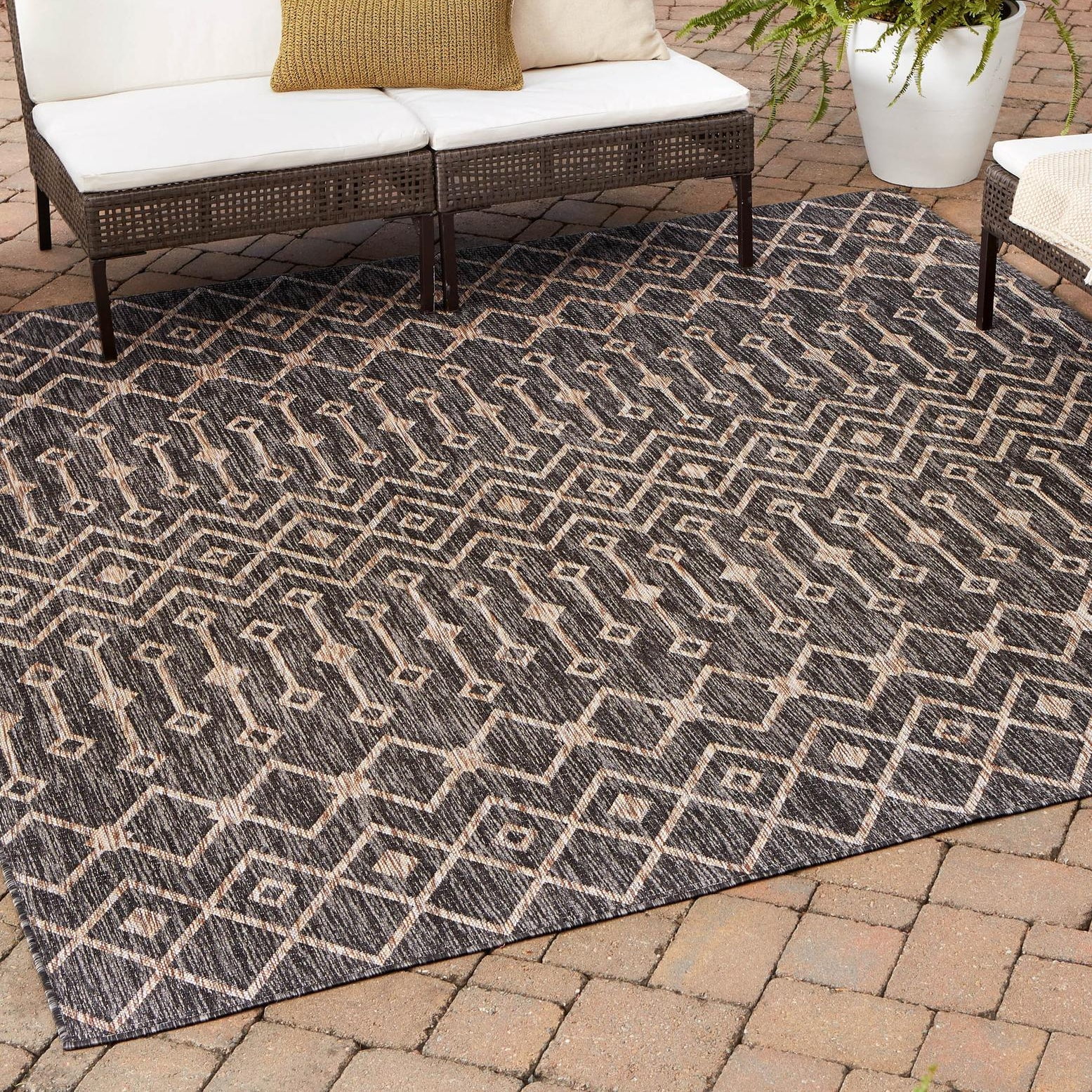 Charcoal Gray Trellis 5'3" Square Synthetic Outdoor Rug