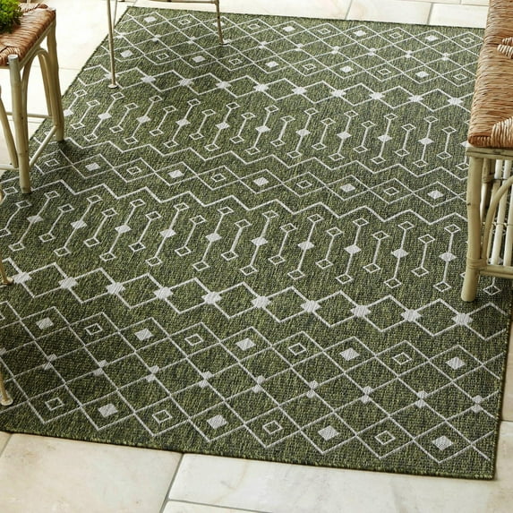 Unique Loom Outdoor Trellis Collection Area Rug - Tribal Trellis (6' 1" x 9' Rectangle Green/Natural)