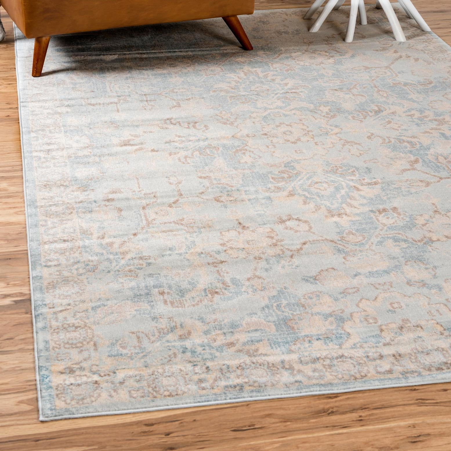 Serene Light Blue Floral Rectangular Easy-Care Rug 7' x 10'