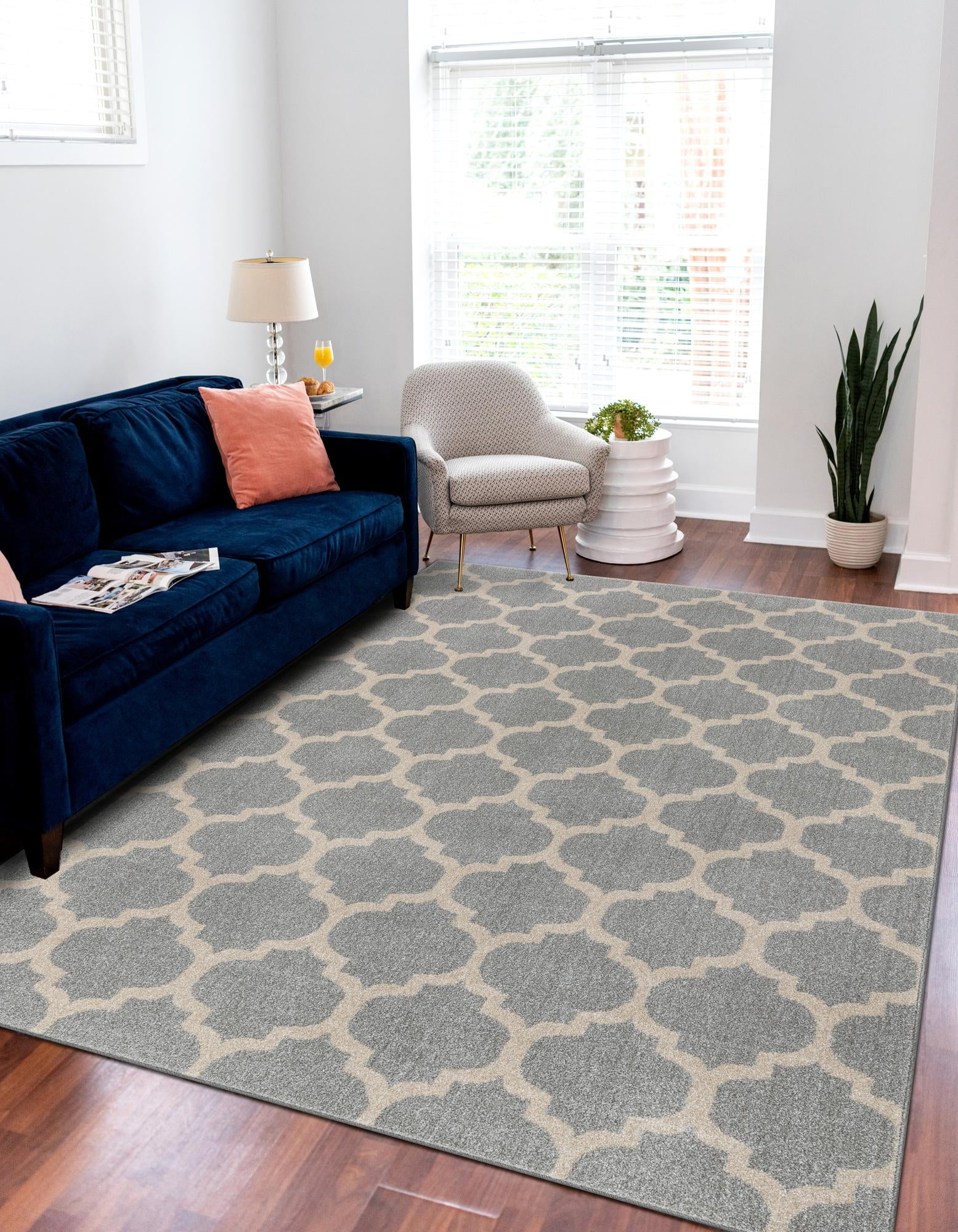 Elegant Light Grey Trellis 4' x 6' Synthetic Indoor Area Rug