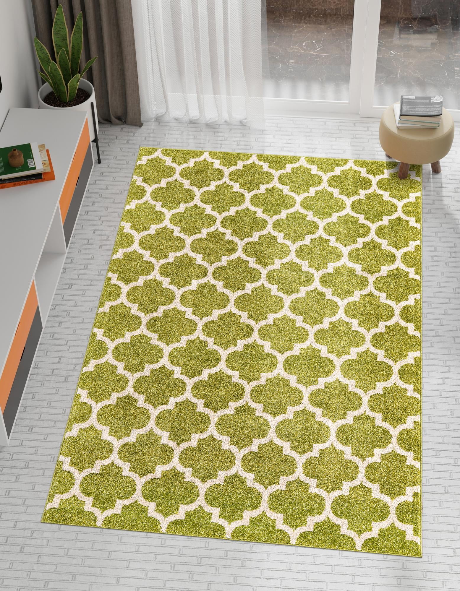 Light Green and Beige Trellis Synthetic Indoor Rug