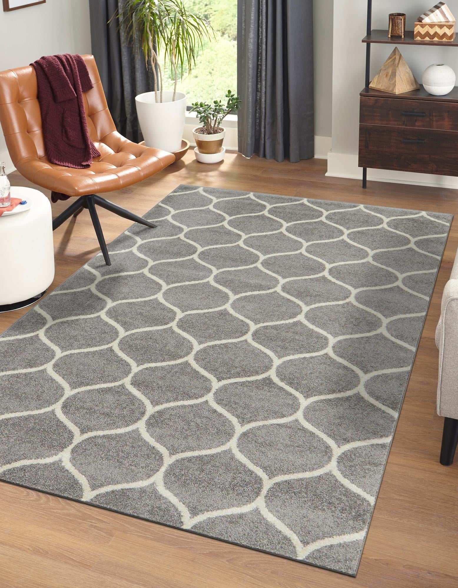 Modern Light Gray Trellis 5' x 8' Synthetic Area Rug