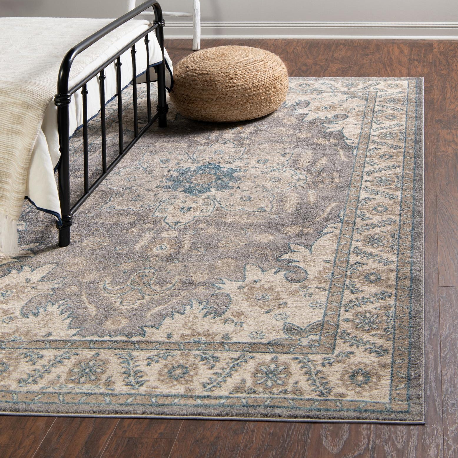 Gray Floral Synthetic Easy Care Rectangular Rug 7' x 10'