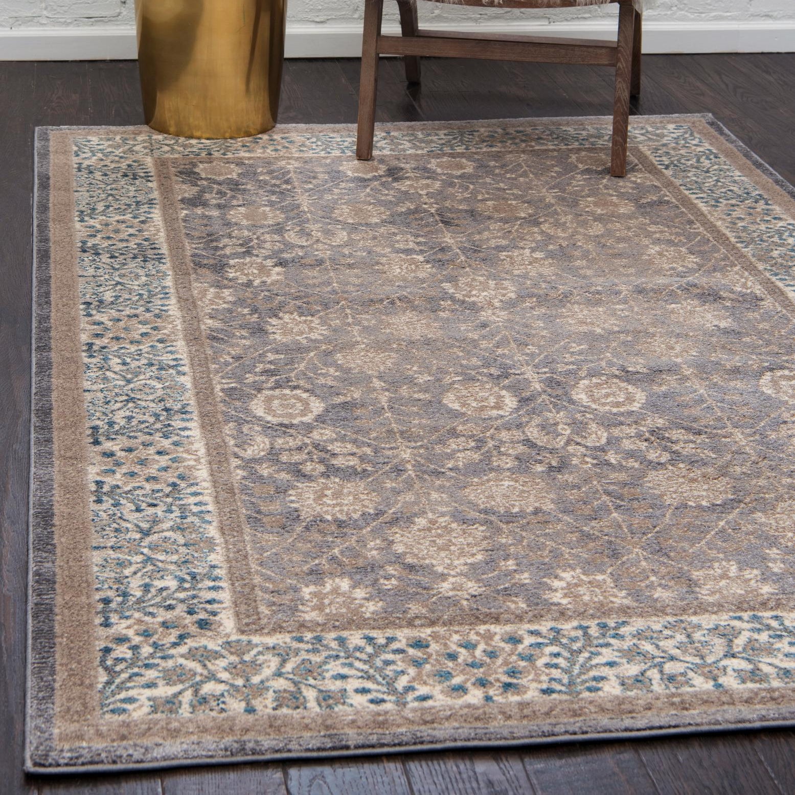Gray Floral Synthetic Easy Care Stain-Resistant 7' x 10' Rug