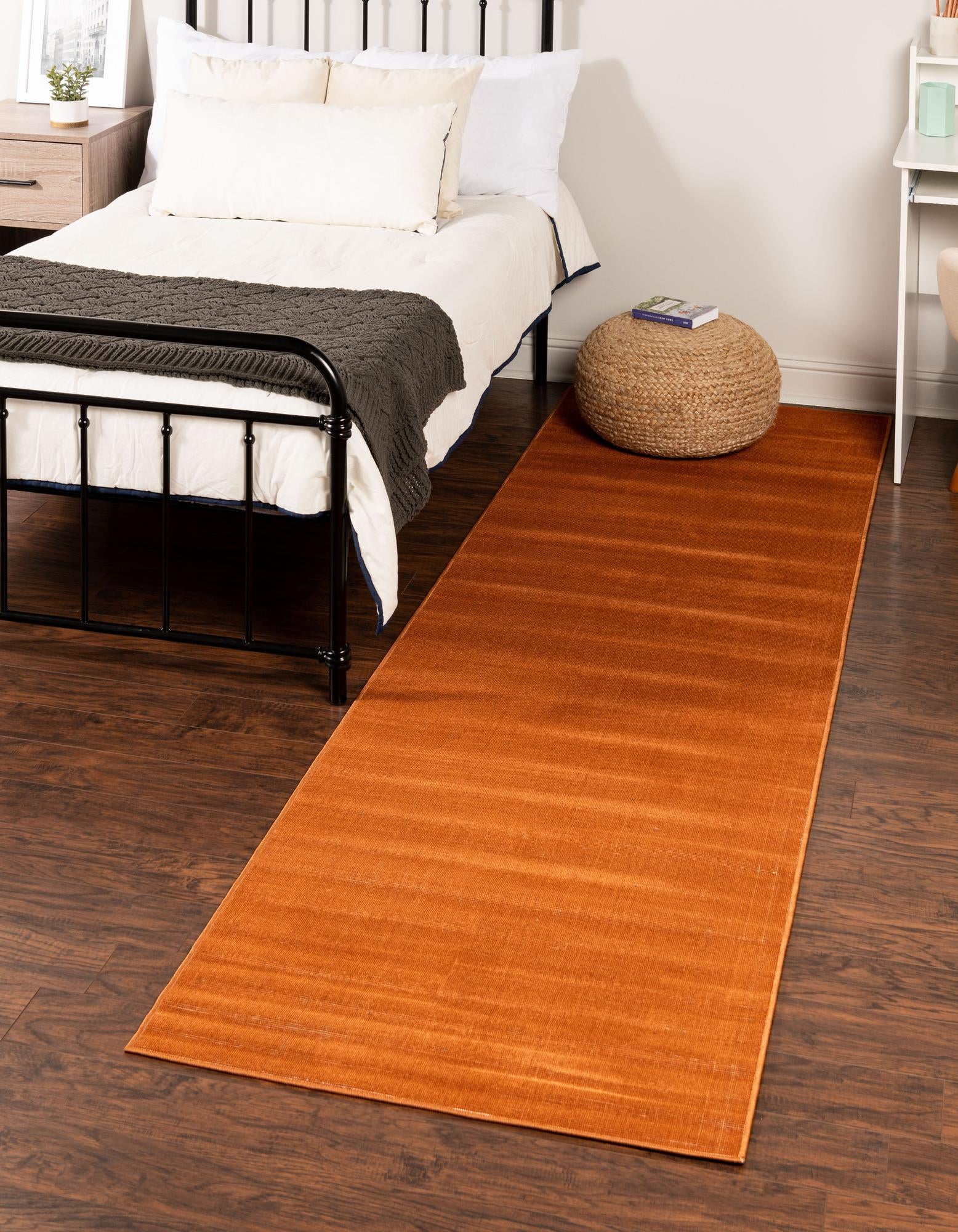 Unique Loom Solid Williamsburg Rug Salmon 2' 9" x 9' 10" Runner Hand