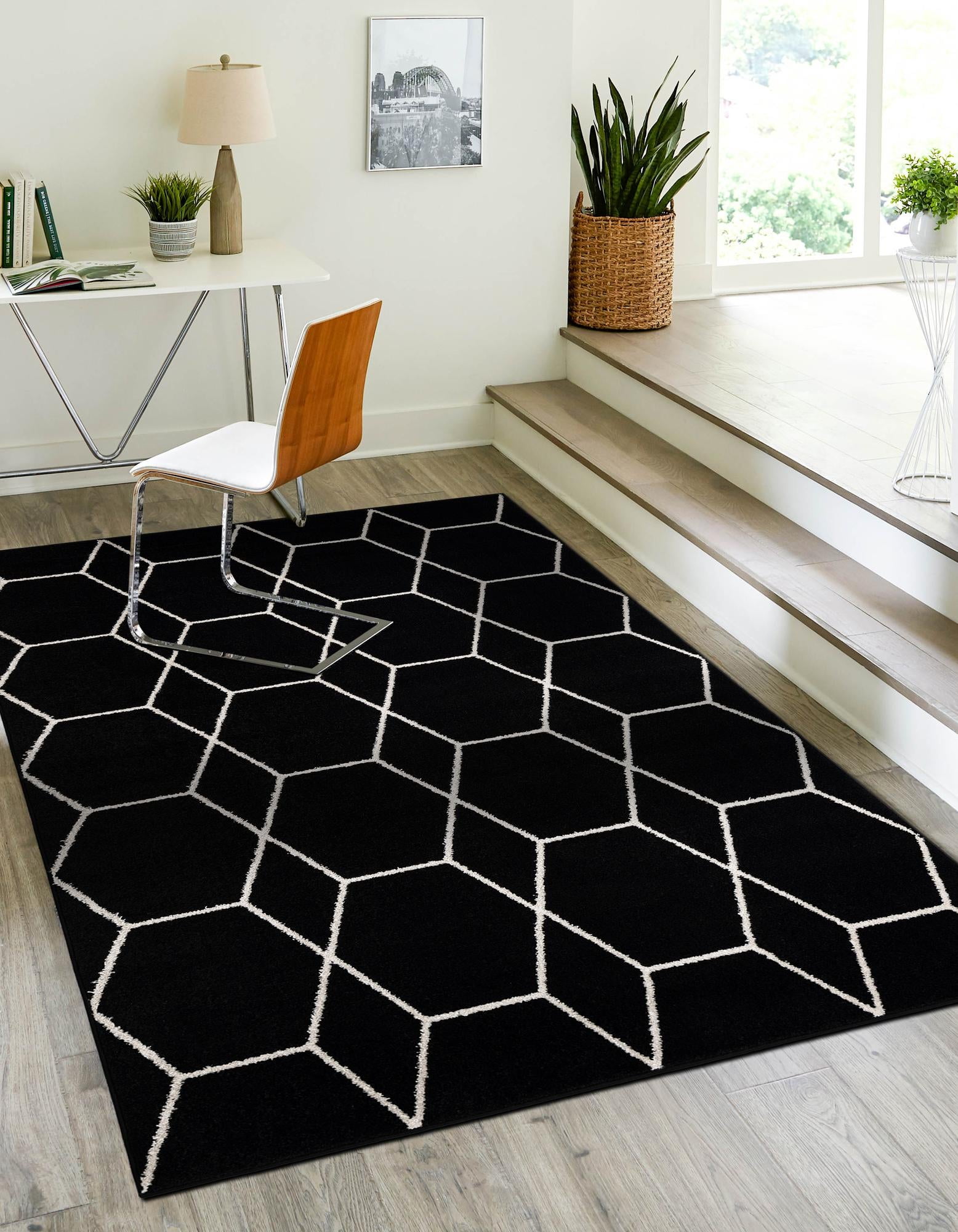 Black Ivory Trellis Synthetic 4'1" x 6'1" Easy-Care Area Rug