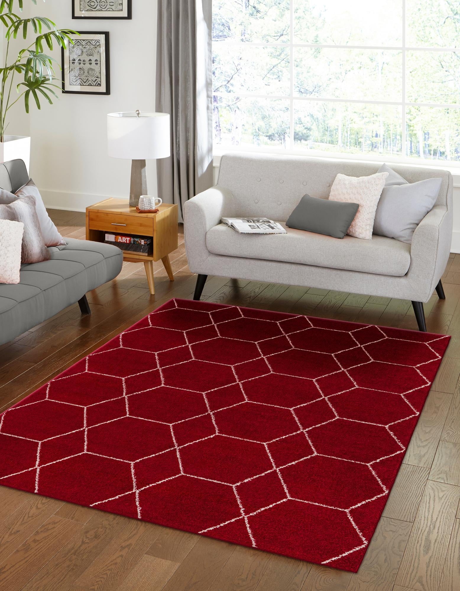 Red Trellis Frieze 4' x 6' Synthetic Easy-Care Rug