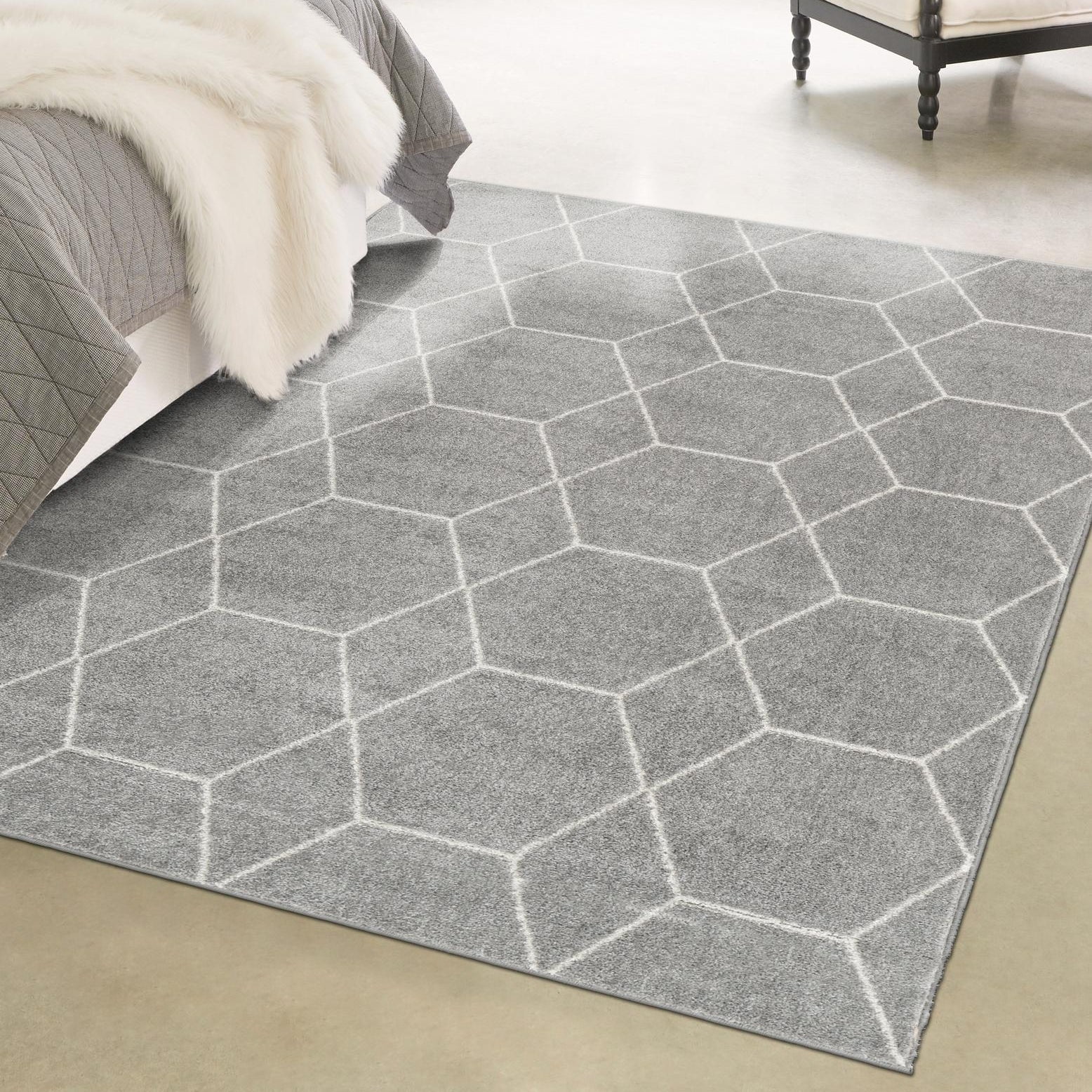 Light Gray Synthetic 8' x 10' Trellis Rectangular Rug