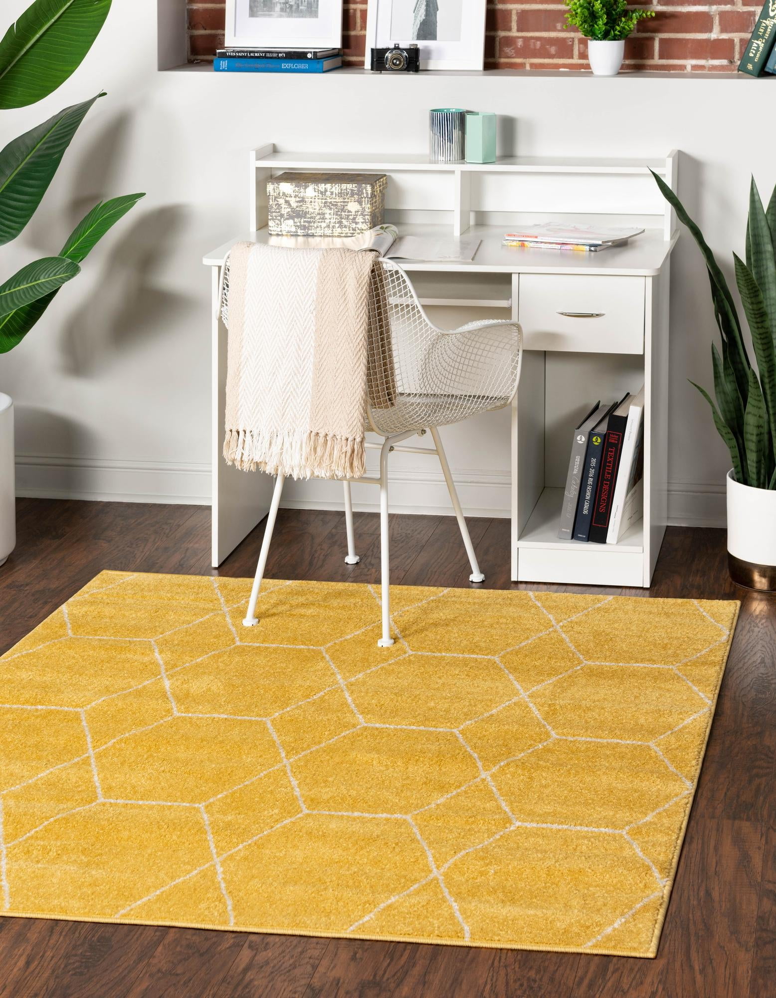 Modern Yellow Trellis Square Synthetic Indoor Rug