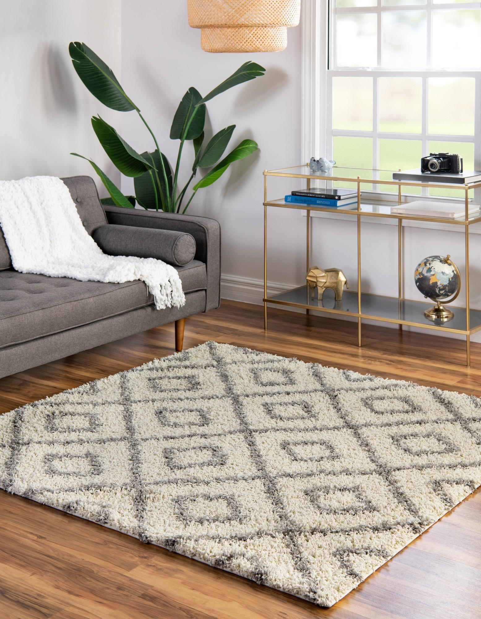 Ivory and Gray Square Trellis Shag Synthetic Rug