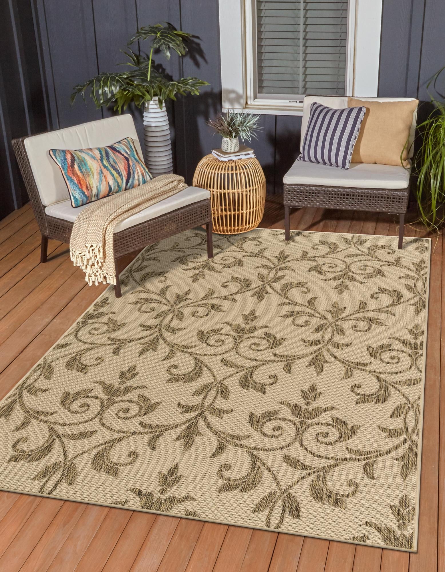 Easy-Care Reversible Outdoor Rug in Gray and Brown, Stain-Resistant and Pet-Friendly