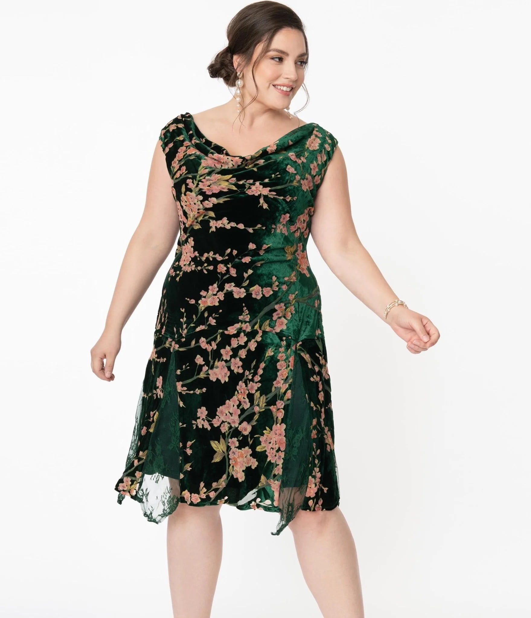 Unique Vintage Plus Size 1920s Emerald Velvet Floral Burnout