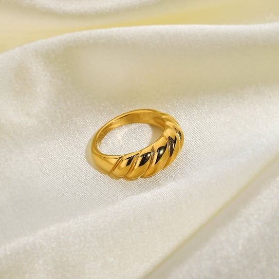 Unisex 18K Gold Plated Ring Band Durable 316L Stainless Steel Elegant Gift For Him Or Her Daily Wearable Style