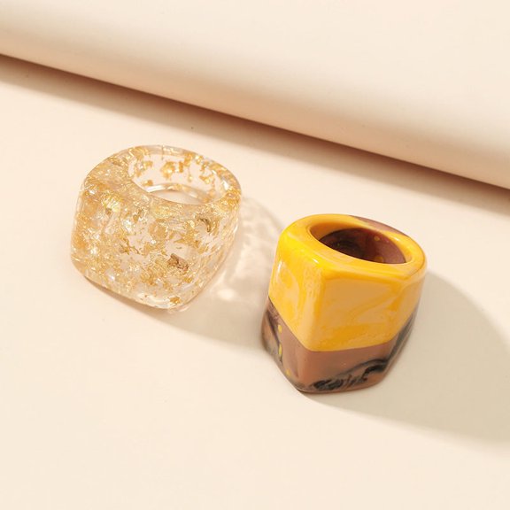 Unisex Wide Acrylic Ring: Fashionable Geometric Design, Unique Personality Statement Piece for Everyday Wear