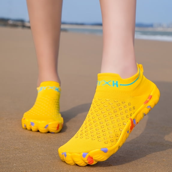 Unisex Wide Toe Water Shoes Quick Dry Barefoot Beach Sneakers with Non-Slip Sole for Hiking Swimming Kayaking Fishing Rafting and Outdoor Water Sports