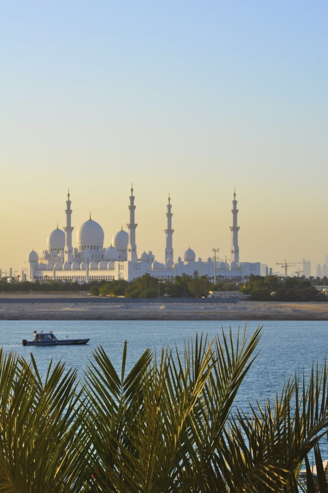 United Arab Emirates Abu Dahbi View of Shaikh Zayed Bin Sultan Al Nahyan Mosque from Shangri-la Hotel Canvas Art - Tania Cagnoni Design Pics (24 x 38)