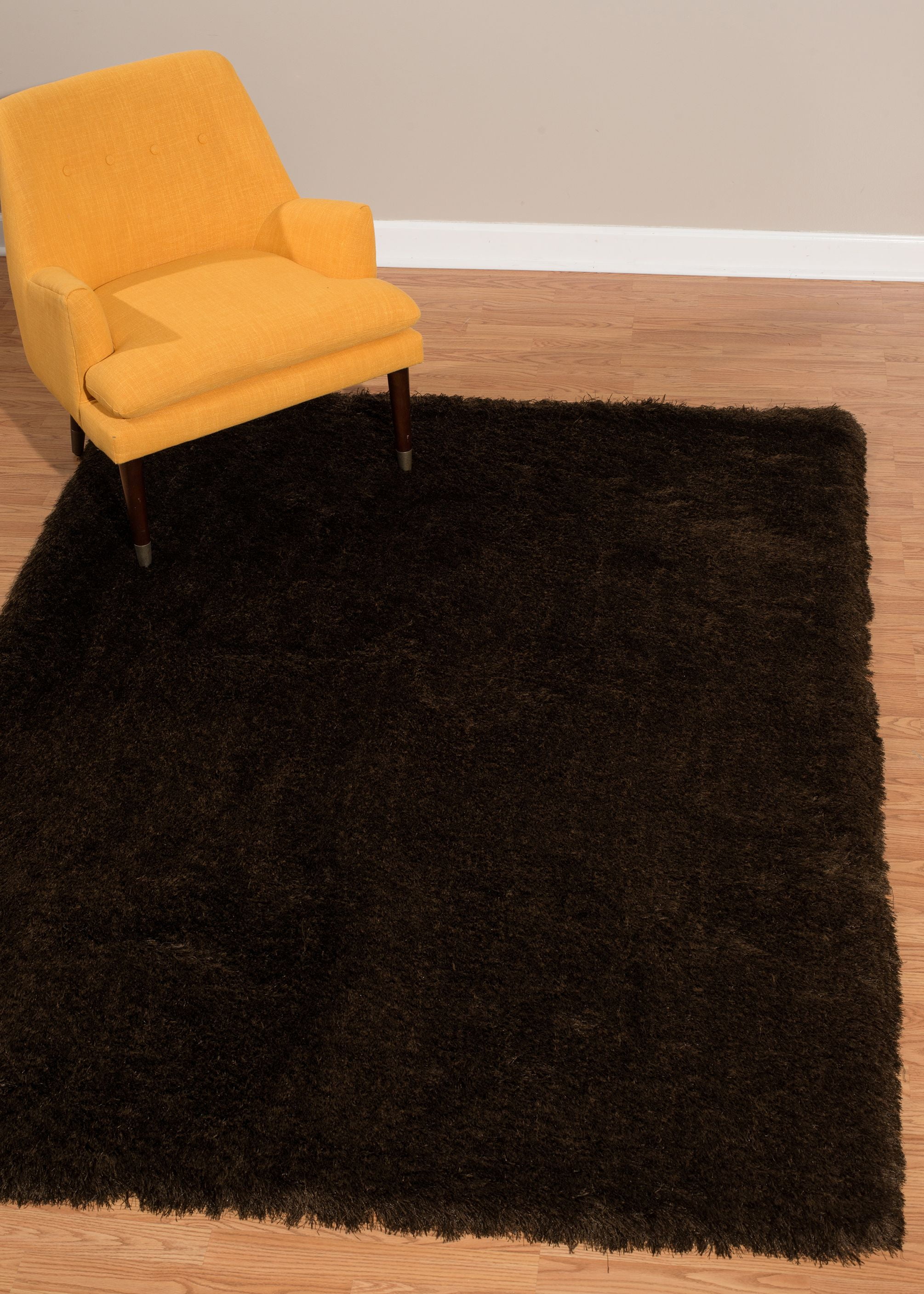 United Weavers Benella Lurleen Chocolate Woven Polyester Shag Area Rug