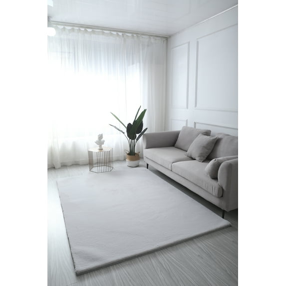 United Weavers Euphoria Naomi Shag Solid Area Rug, Silver, 7’10” x 10’6”