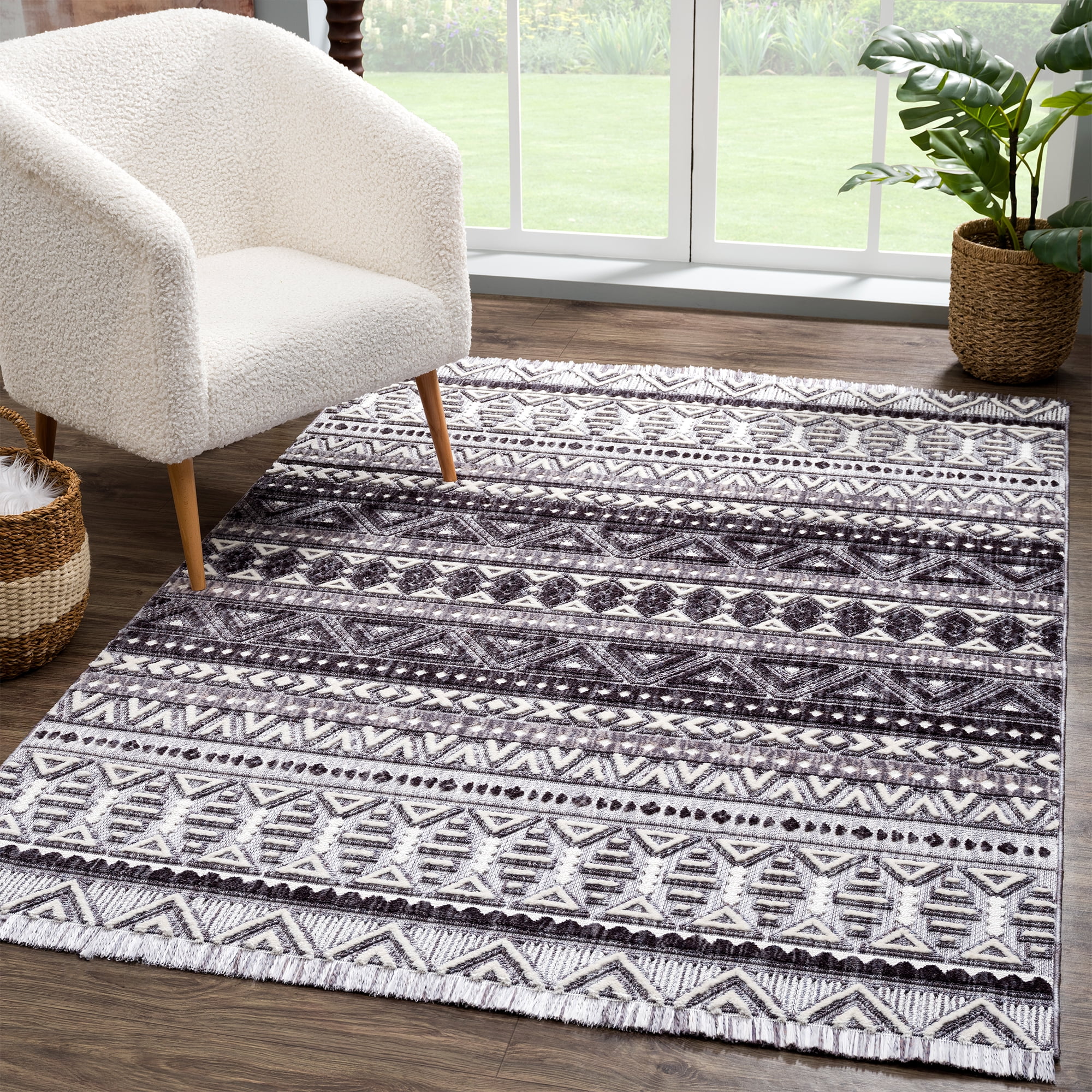 United Weavers Keya Taima Transitional Distressed Accent Rug, Grey, 1'10" x 3'