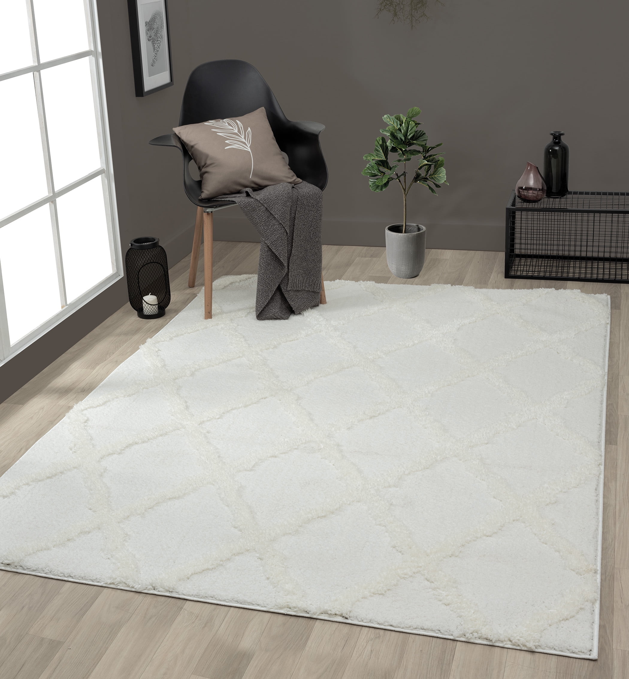 United Weavers Queensland Cinzia Geometric Shag Area Rug, White, 12'6" X 15'