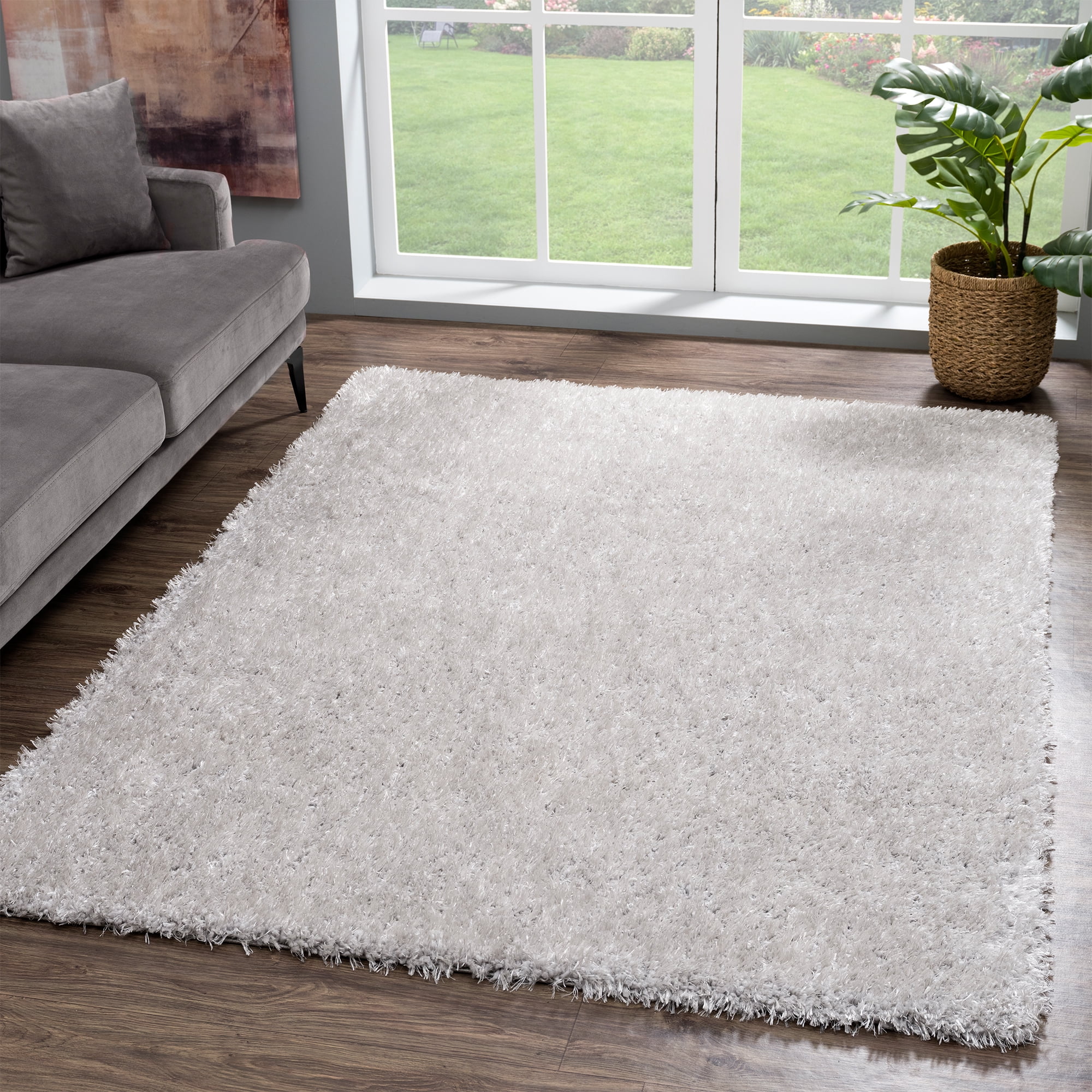 United Weavers of America Jouri Solid Print Area Rug, 5' 3" x 7' 2"