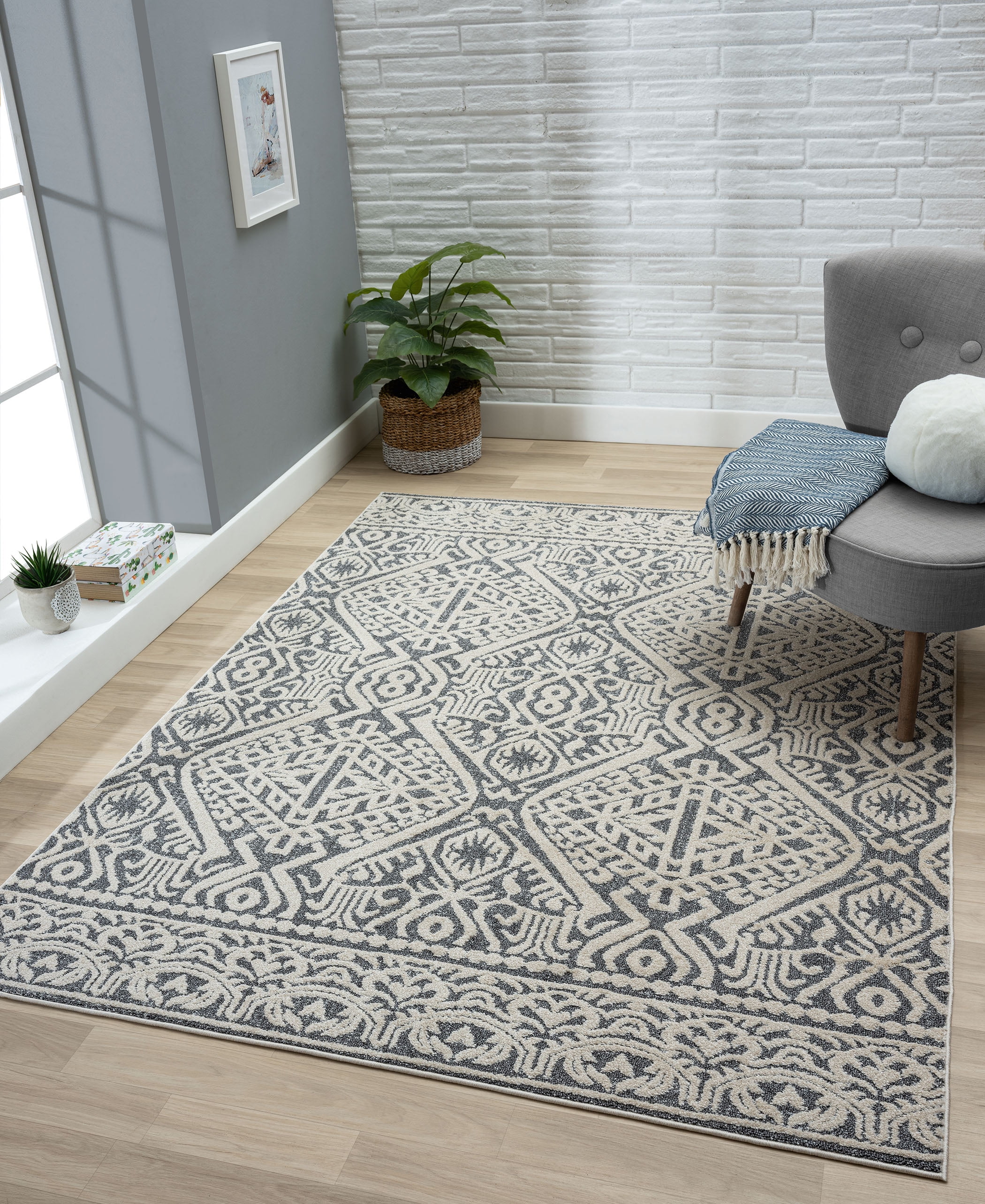 United Weavers of America Transitional/Contemporary Geometric Runner Rug, 31 in x 86 in