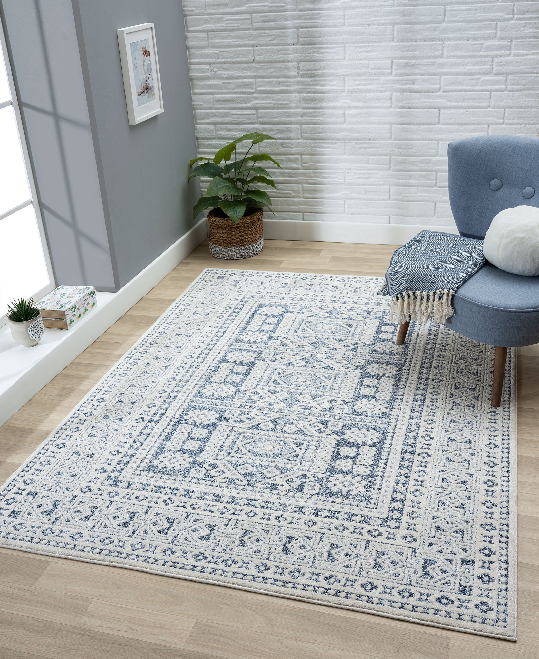 United Weavers of America Transitional/Oriental Border Runner Rug, 31 in x 86 in