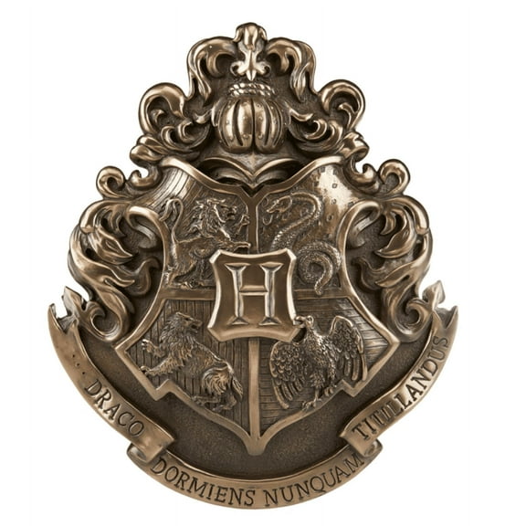 Universal Studios Harry Potter Hogwarts School Crest Wall Art New With Box