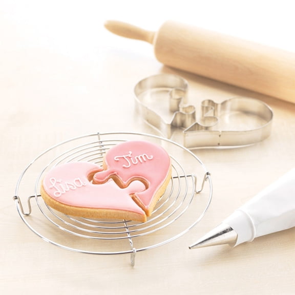 Uonlytech 5Pcs Heart Shaped Stainless Steel Cookie Cutters Non Stick Molds for Home and Bakery