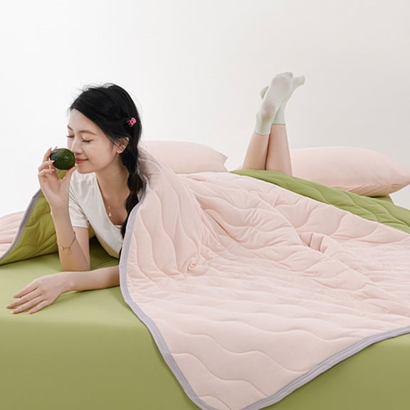Upgraded Ice Silk Quilt, Cool Feeling Summer Blanket 150x200cm Machine Washable