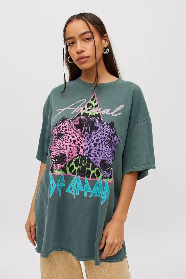 Urban Outfitters Women's X Def Leppard Animal Oversized Fit Tee T-Shirt ...