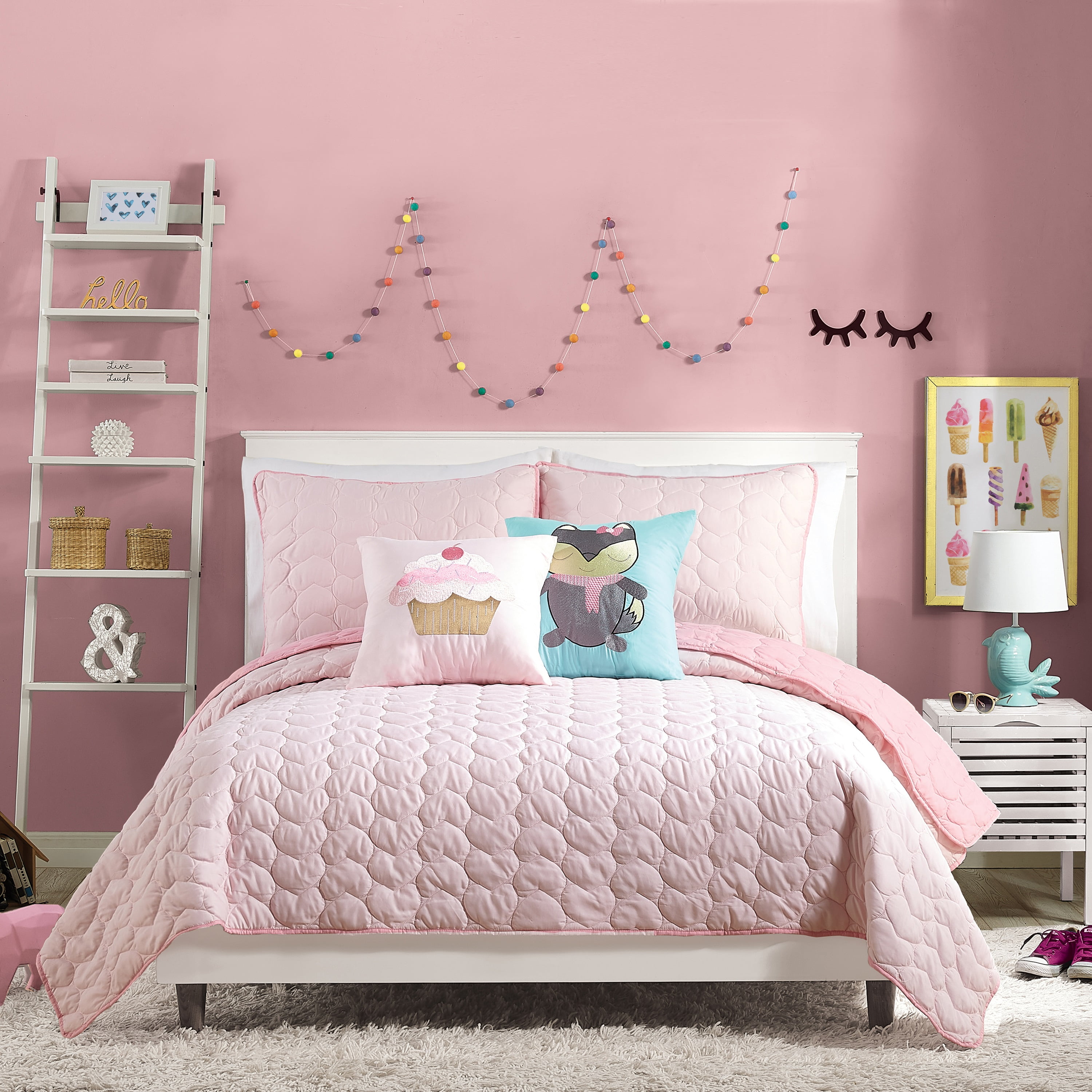 Helaine Full Pink Reversible Quilt Set with Heart Pattern