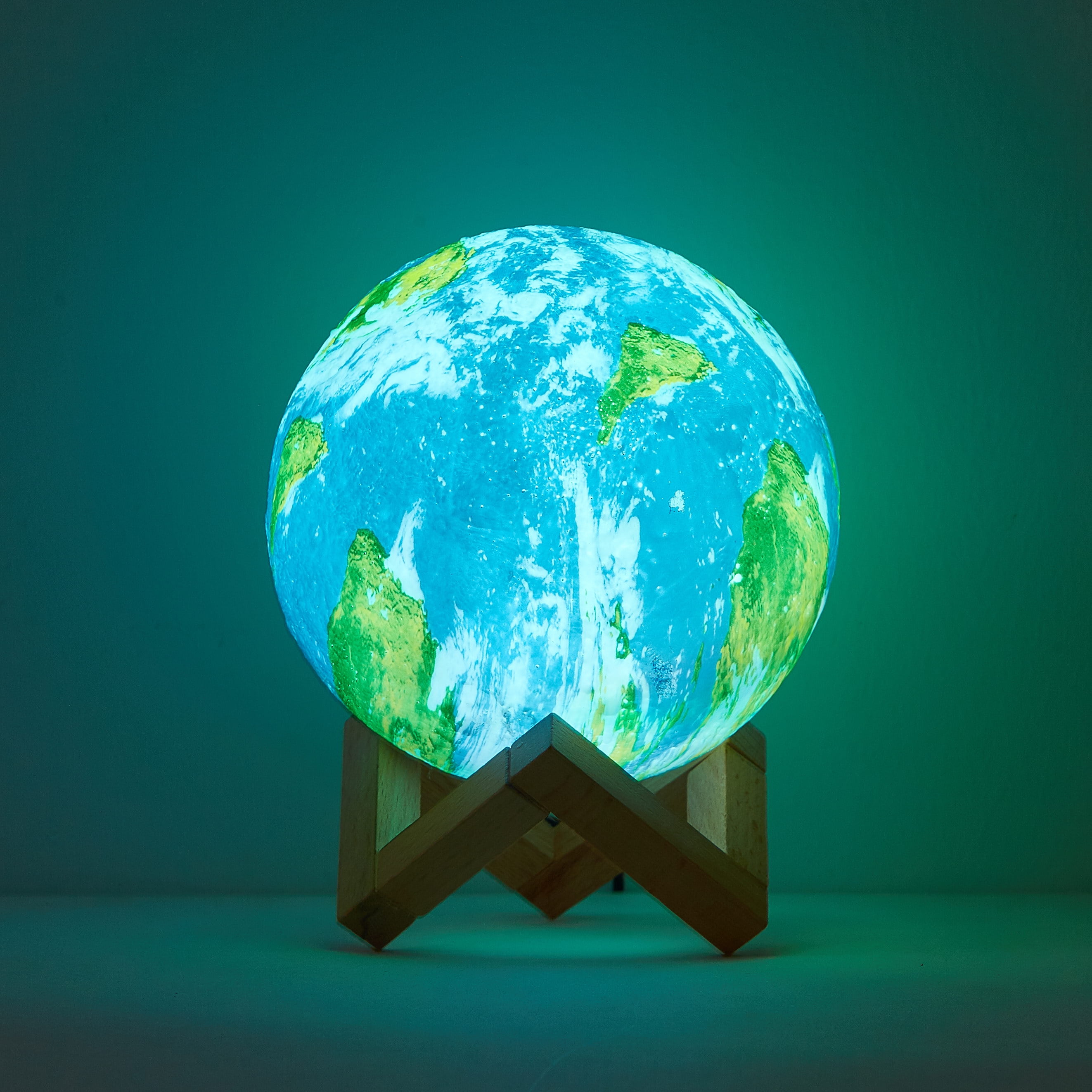 Urban Shop 3D Print Color Changing Moon Lamp with Wood Stand remote control and USB Adaptor 7.5 x 5.5 Earth
