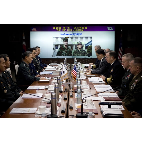 Us Admiral Mike Mullen Center Right Sits Across The Table From His South Korean Counterpart Center Left To Discuss Transferring Wartime Operational Control Of Korean Troops To Korean Command. Seoul.