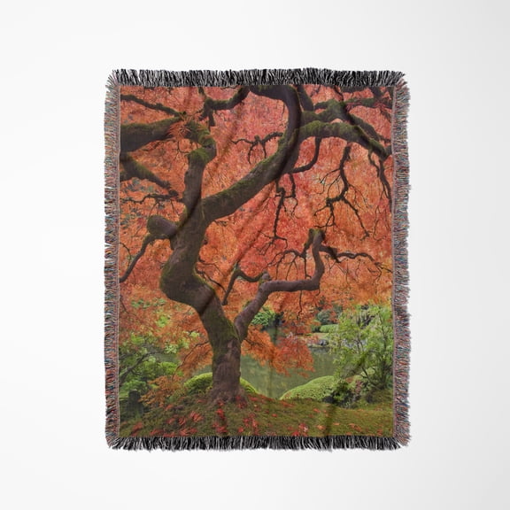 Usa, Oregon, Portland. Japanese Garden Maple Tree - Us38 Bja0662 - Jaynes Gallery, Woven Blanket