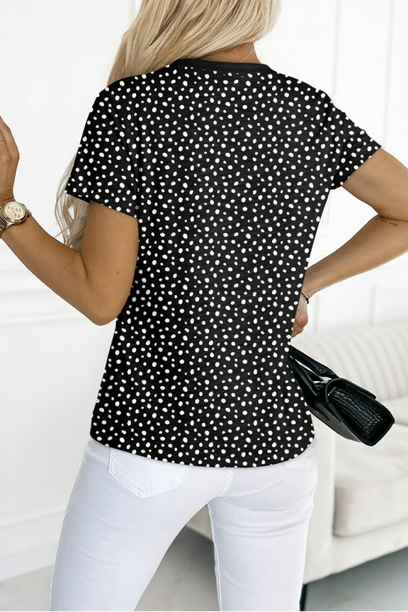 Cheetah Print Tee: Stylish, Comfortable, Daily Chic