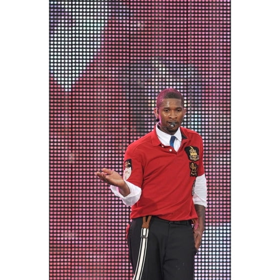 Usher On Stage For 2008 Nfl Kickoff Concert Columbia Circle New York Ny September 04 2008. Photo By Kristin