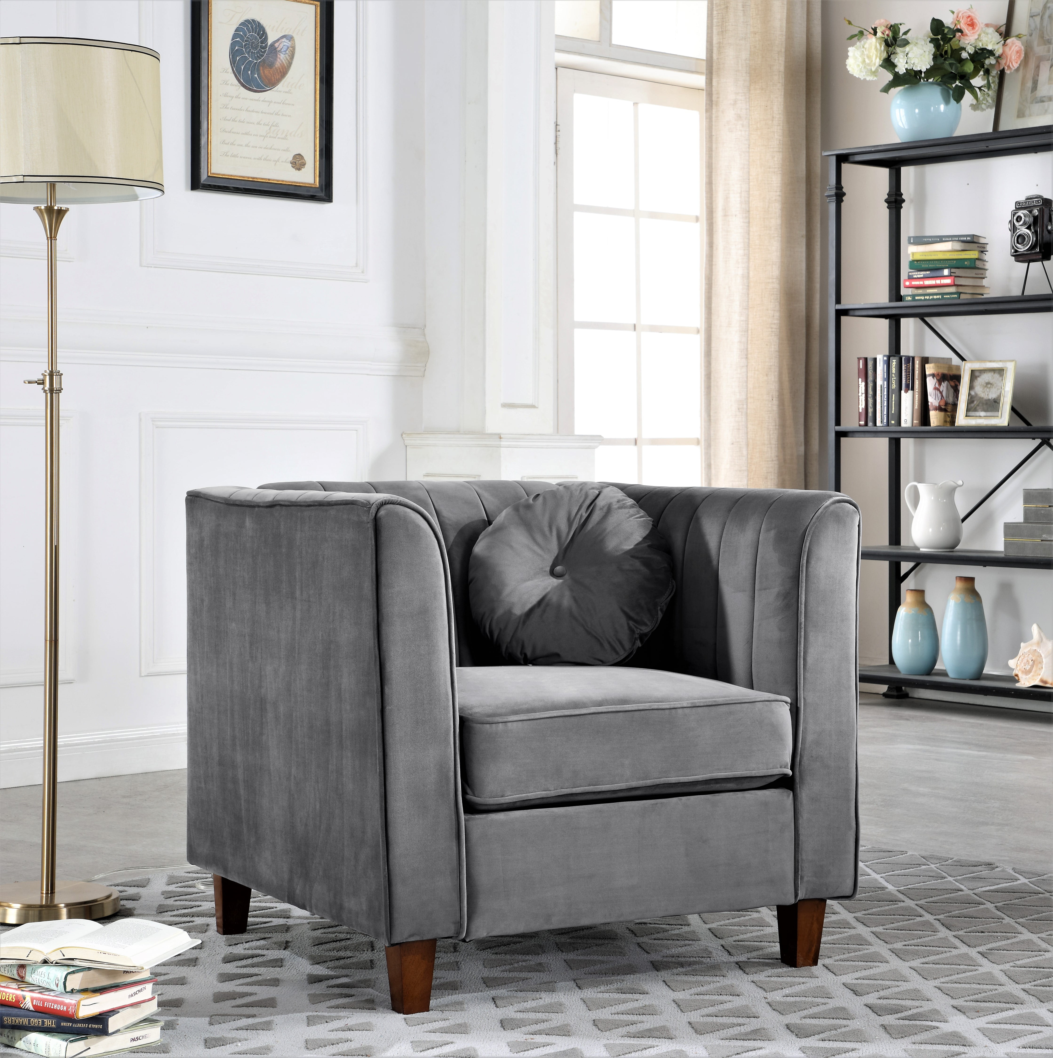 Arcola 32"Rolled Arm Chair