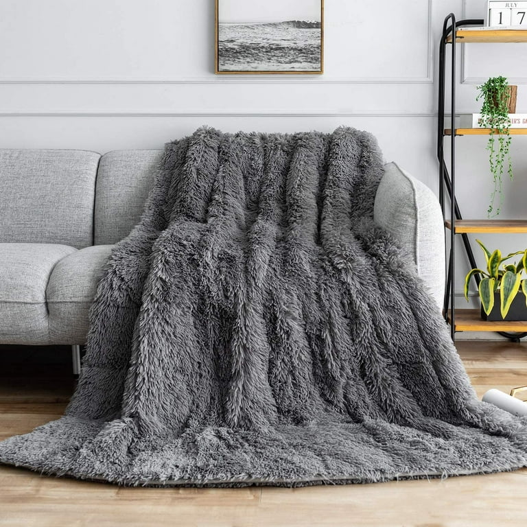 Uttermara Faux Fur Weighted Blanket 15lbs, Super Soft Plush Fleece and Cozy  Sherpa Reverse, Shaggy Long Fur Throw Blankets, 48x72 Grey