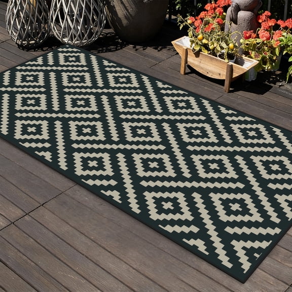 Uxcell 1-Pack Outdoor Rug, 4.6' x 2.3' Area Rug Polyester Outside Carpet for Patio/Porch/Balcony/Camping [Black/Gold]