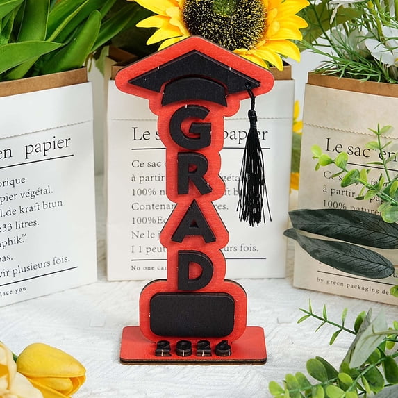 Uxgjfwu Graduation Season Wooden Tabletop Ornament, Holiday Decorative Gift for Graduate, 3D Design Desktop Display for Home, Office, Keepsake, Engraved