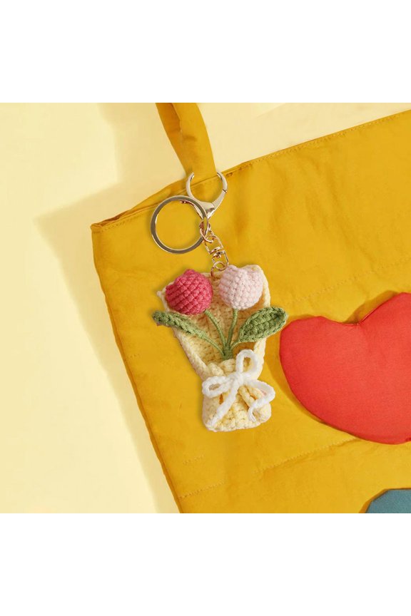 Sweet Hand Knitted Bouquet Keychain, Crochet Flower Bundle Pendant for Bag Decoration, Elaborate Yarn Ornament for Valentines Day Gift, Personalized Accessory