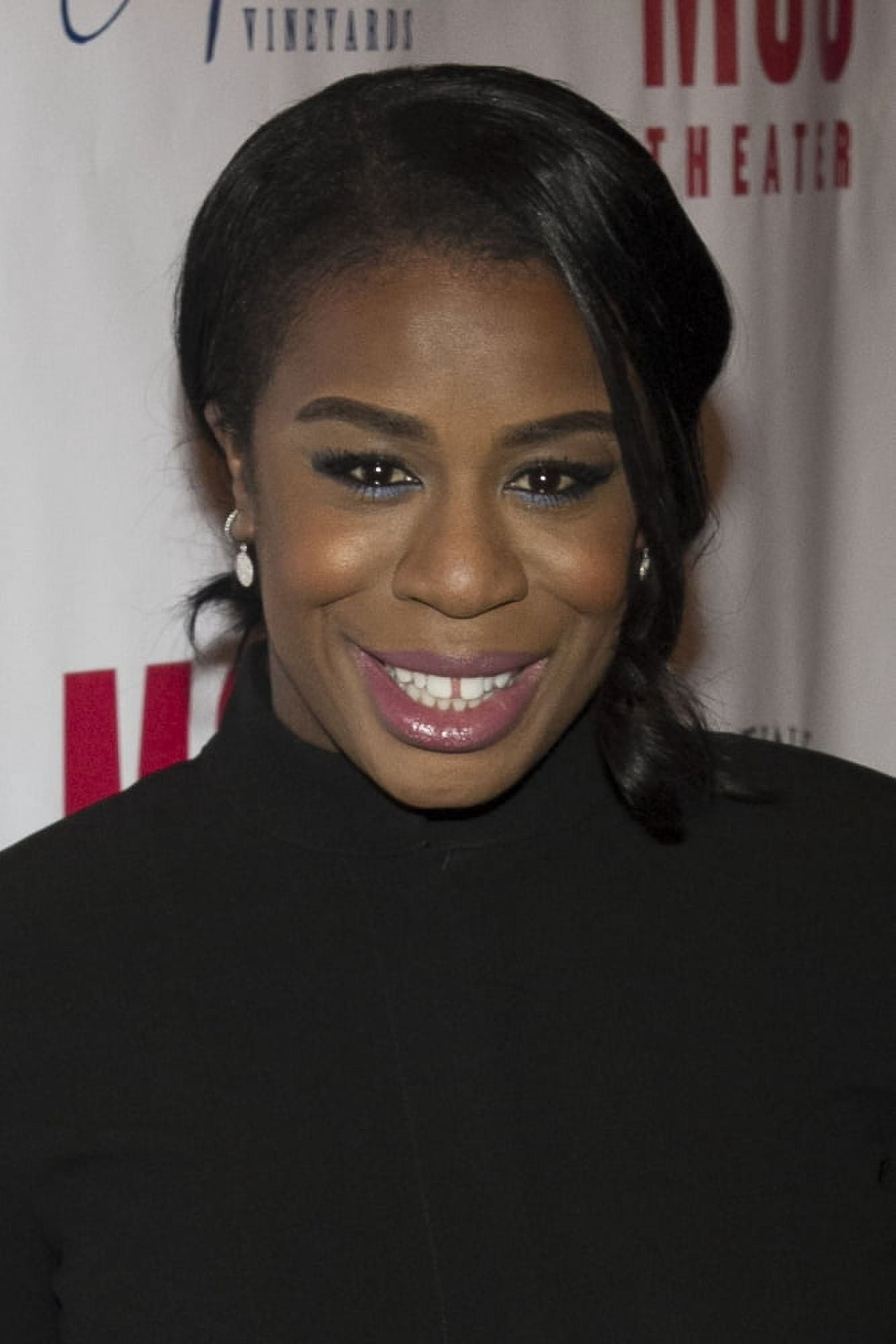 Uzo Aduba At Arrivals For Mcc Theaters Annual Gala - Miscast 2015 Canvas Art -  (16 x 20)