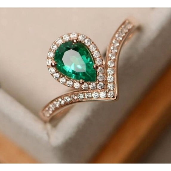 V Ring,925 Sterling Silver V Ring, Chevron Ring,Emerald Pear Cut Diamond Curved Eternity Ring, Mother's Day Gift, Valentine's Day Gift Women