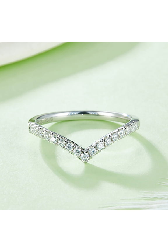V-shaped Wedding Band Row of Ring In 925 Sterling Silver