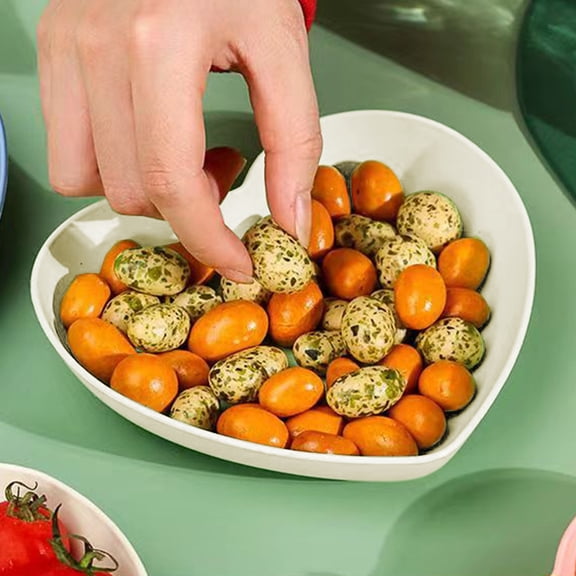 VAJUSO Heart-Shaped Food-Grade Plate, Beige, Cute Creative Small Dish, 5.71 Kitchen Utensils